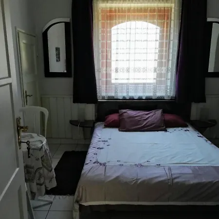 Apartment Irene Apartmanhaz *