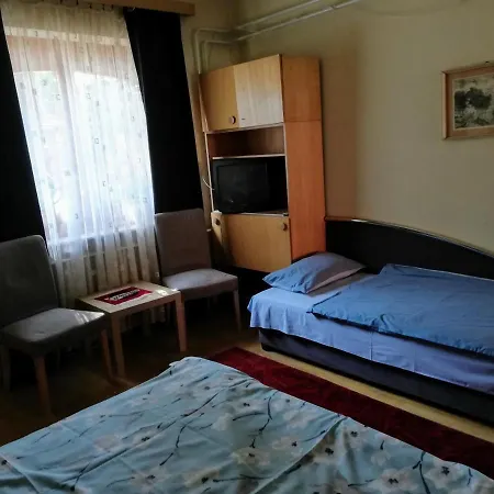 Irene Apartmanhaz בלטונללה